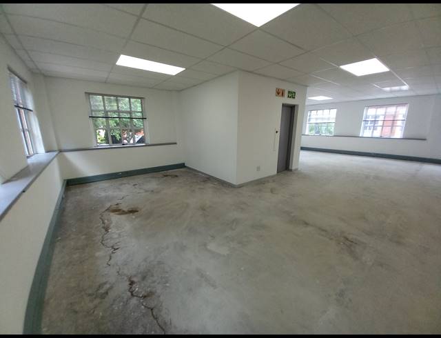 355M² OFFICE TO LET IN BRYANSTON